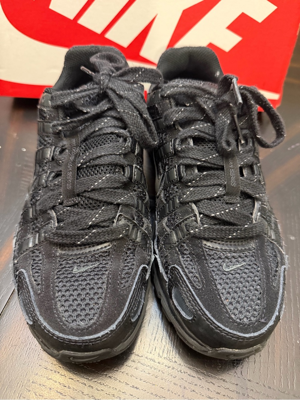 Nike women Black Mesh & Leather Sneakers - Picture 2 of 6